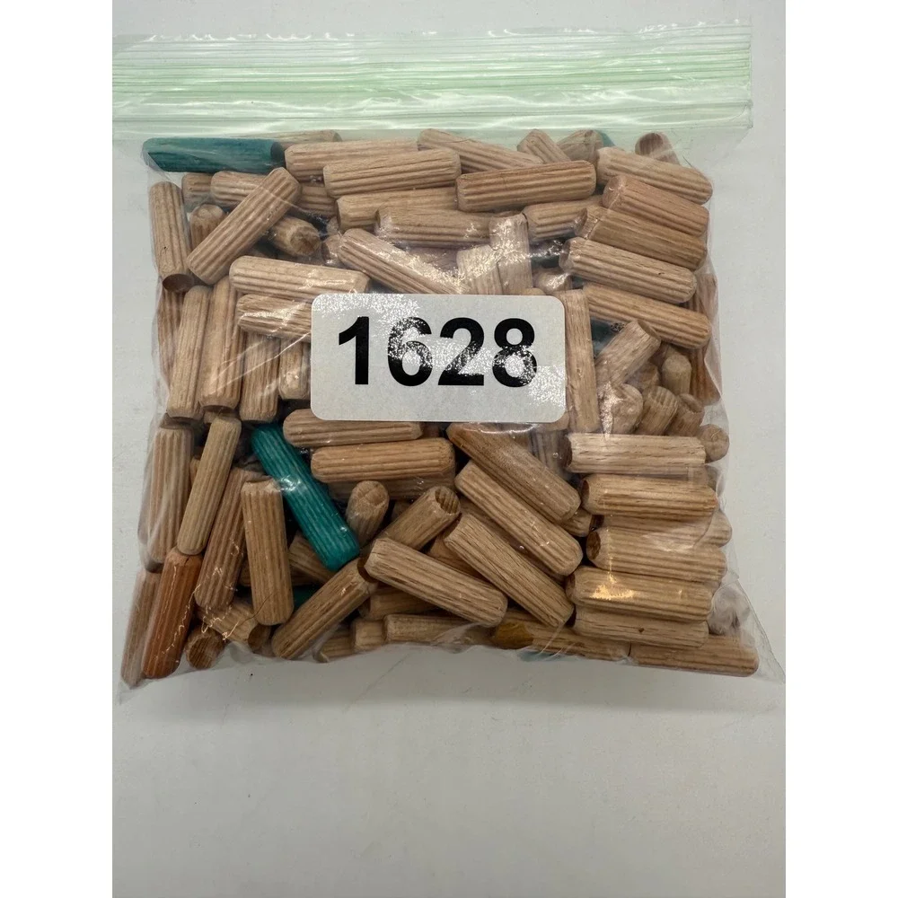 Wood Dowel Pin Lot, Shelf Pegs, 200 count 1 1/4